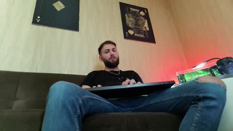 Snapshot of jamienoxus chatting on March 12, 8:52 pm Robbie online show from March 12, 8:52 pm