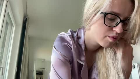 Nicole  online show from June 8, 7:31 am