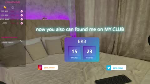 Snapshot of jane_meys chatting on March 10, 8:17 am your kitty JANE roawww online show from March 10, 8:17 am