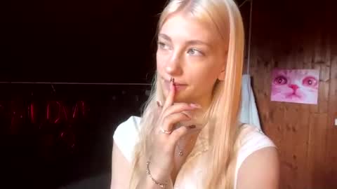 Elsa online show from July 12, 9:45 am