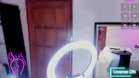 janna_foxx online show from June 10, 4:23 am