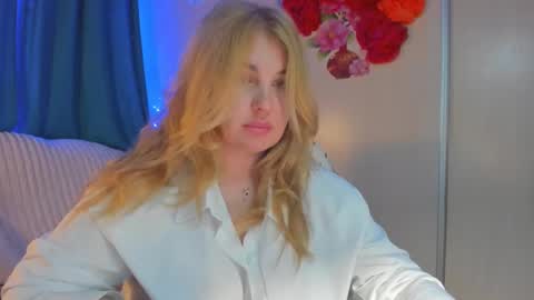 Snapshot of jansylines chatting on February 12, 8:29 pm JansyLines online show from February 12, 8:29 pm