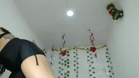 Snapshot of japonesa01 chatting on February 27, 4:21 pm Monik online show from February 27, 4:21 pm