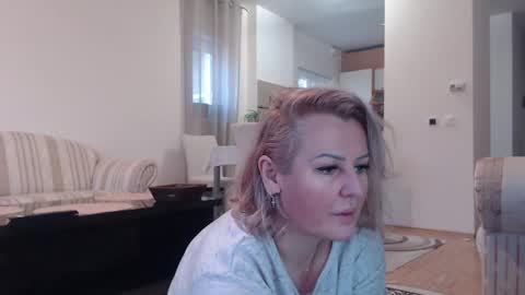 Snapshot of jaqueline88 chatting on February 17, 6:20 am jaqueline88 online show from February 17, 6:20 am