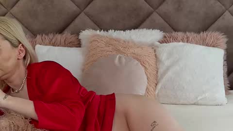 jaquelinemerlot online show from February 3, 7:40 am