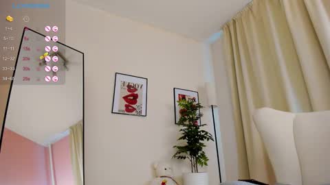 jasmine_wilson_ online show from October 22, 7:11 am