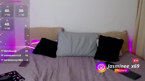 Snapshot of jasminee_x69 chatting on December 20, 2:08 am online show from December 20, 2:08 am