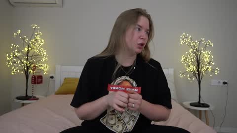 Jasmine online show from February 7, 4:14 pm