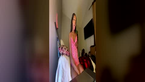 jasminesun12 online show from June 20, 5:02 am