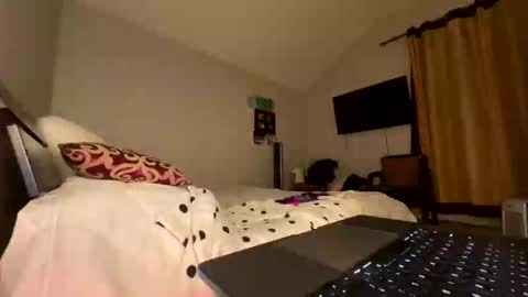 jasminesun12 online show from May 14, 5:27 am