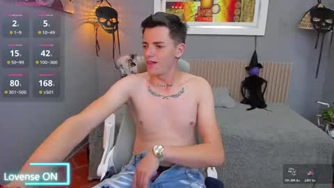 jasperjohnson online show from November 6, 3:20 am