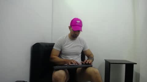 javi_cock20 online show from May 16, 11:42 am