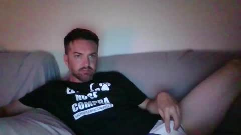 Snapshot of javiergtomas chatting on September 19, 6:11 pm Thomas online show from September 19, 6:11 pm