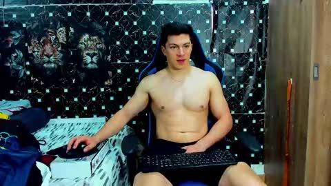 Javier online show from May 11, 9:45 pm