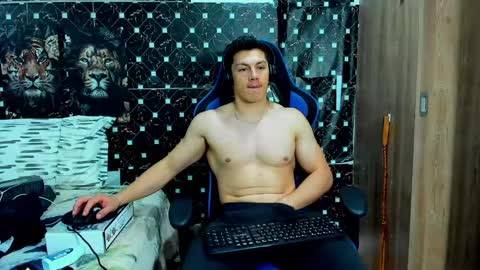 Javier online show from May 5, 4:30 am