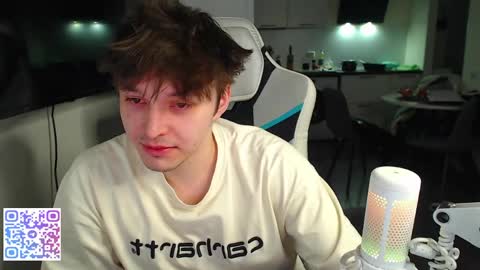 Jayce online show from April 8, 4:10 pm