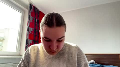 Mia online show from April 11, 1:48 pm