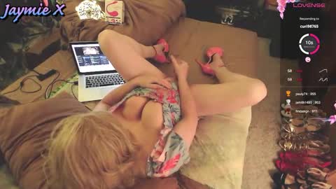 JaymieX online show from October 12, 1:48 pm