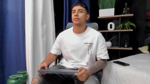 jaze_bradley online show from December 1, 11:19 am