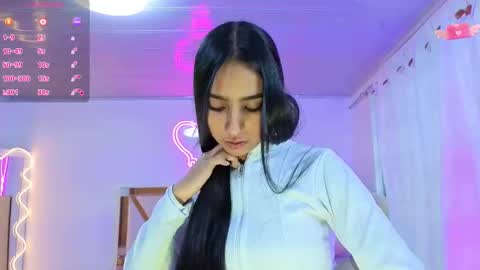 Jazmin  online show from September 25, 11:50 am