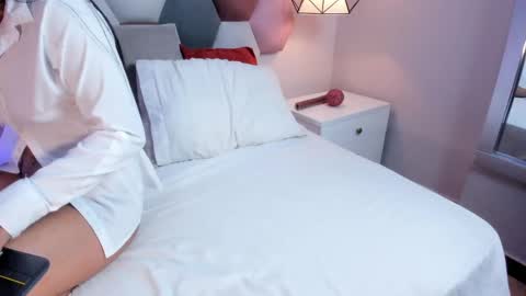 jazmindluxe online show from May 12, 4:27 pm