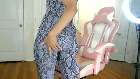 Jazmine Fox online show from July 15, 9:19 pm