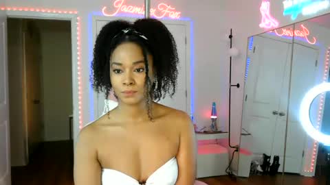 Jazmine Fox online show from June 20, 2:56 pm