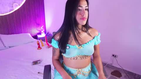 Jazminrusso  online show from February 3, 6:22 am