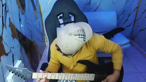 jbarto_ online show from June 12, 12:42 am