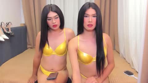 jchugecock online show from January 16, 1:42 pm