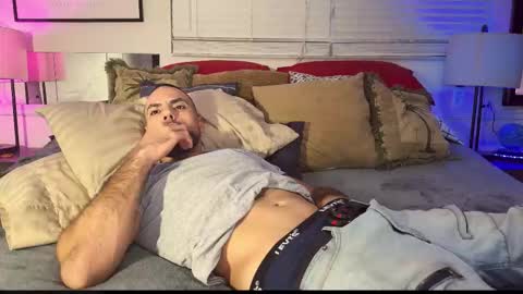 JcMax305 online show from November 17, 11:29 pm