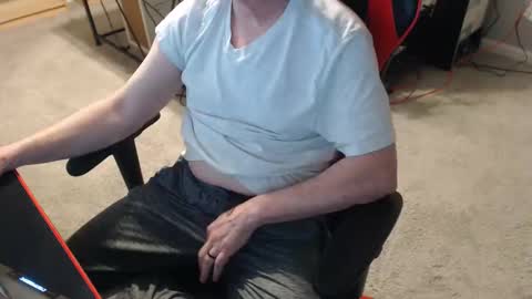 Snapshot of jcor13 chatting on January 26, 12:47 am Jim online show from January 26, 12:47 am
