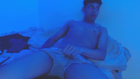 Snapshot of jeampier_sexy chatting on January 8, 4:23 am jeampier_sexy online show from January 8, 4:23 am