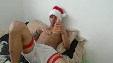 Snapshot of jeampier_sexy chatting on December 27, 2:43 pm jeampier_sexy online show from December 27, 2:43 pm