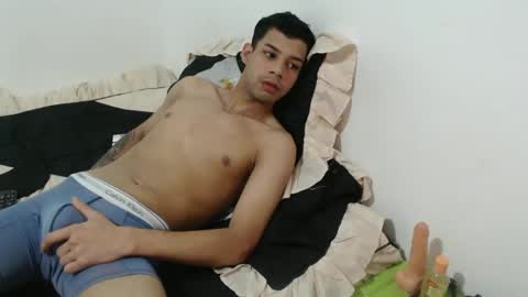 Snapshot of jeampier_sexy chatting on January 13, 3:45 am jeampier_sexy online show from January 13, 3:45 am