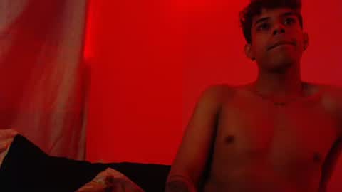 Snapshot of jeampier_sexy chatting on March 10, 1:45 am jeampier_sexy online show from March 10, 1:45 am