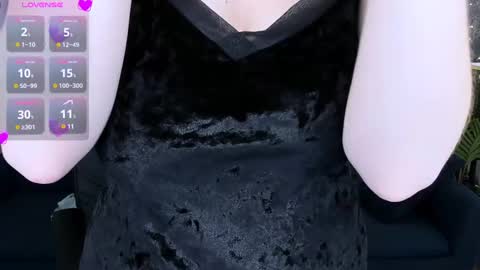 Snapshot of jeanniefox_ chatting on March 7, 2:01 pm jeanniefox_ online show from March 7, 2:01 pm