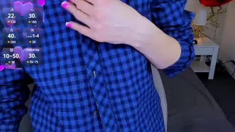 Snapshot of jeanniefox_ chatting on February 17, 2:28 pm jeanniefox_ online show from February 17, 2:28 pm
