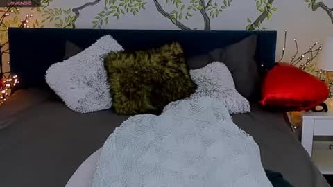 Snapshot of jeanniefox_ chatting on February 13, 2:09 pm jeanniefox_ online show from February 13, 2:09 pm
