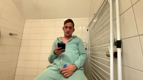 jeffrey195567 online show from October 9, 7:08 pm