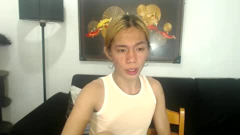 Snapshot of jellow21inchcock chatting on February 22, 12:05 am KYLAHARDFUCKER online show from February 22, 12:05 am