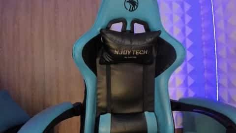 jendralevis online show from February 26, 9:40 pm