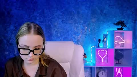 Jenny online show from May 15, 4:36 pm