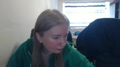 JenisAndPeter online show from March 25, 9:05 am