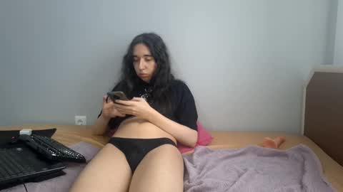 Snapshot of jennalore chatting on February 4, 12:00 pm JennaLore online show from February 4, 12:00 pm