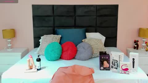 jenner_madison online show from November 17, 1:03 pm