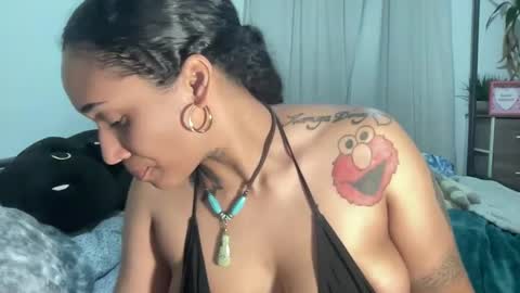Snapshot of jenni_cash chatting on February 19, 6:55 am Mistress Jenni online show from February 19, 6:55 am