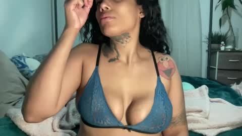 Snapshot of jenni_cash chatting on January 12, 7:53 am Mistress Jenni online show from January 12, 7:53 am