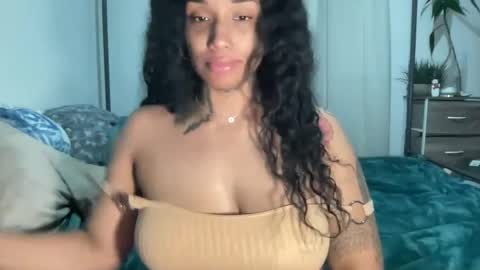 Snapshot of jenni_cash chatting on January 9, 6:59 am Mistress Jenni online show from January 9, 6:59 am