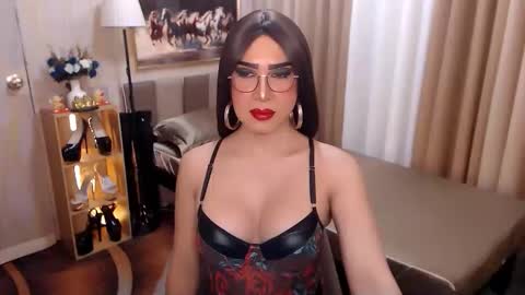 jenniegarcia online show from March 29, 11:56 am